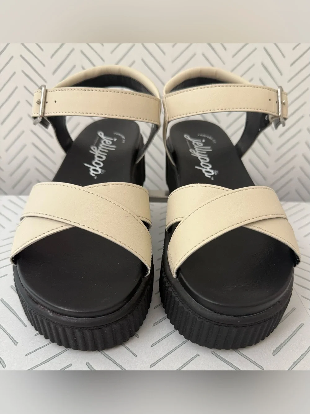 Jellypop Comfort Fit Tan & Black Criss Cross Straps Platform Sandal 6.5